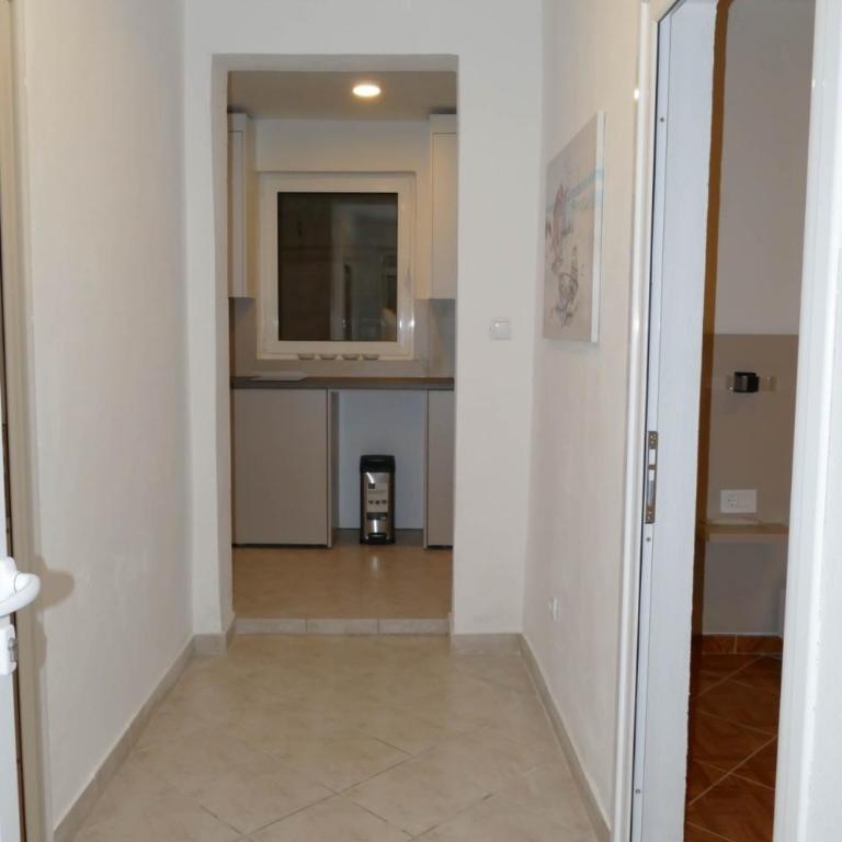 Buzuku House - Premium Quadruple Room - 1