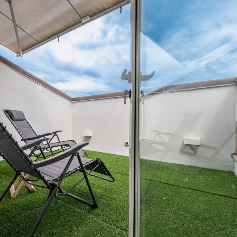 Quiet Designer Flat with Private Rooftop Terrace - Appartamento su 2 Livelli con 2 Camere da Letto - 32