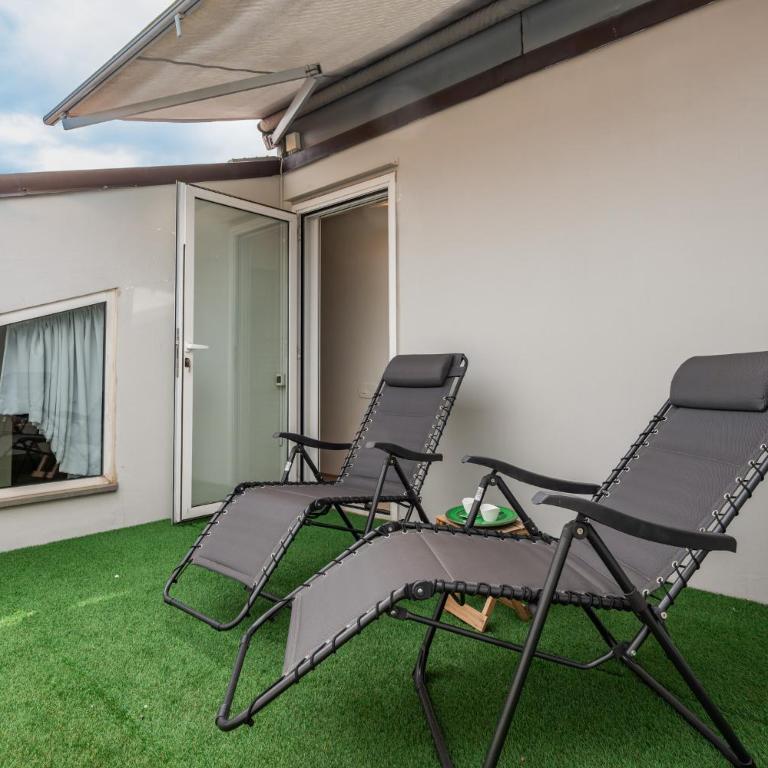 Quiet Designer Flat with Private Rooftop Terrace - Appartamento su 2 Livelli con 2 Camere da Letto - 3