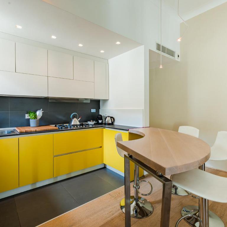 Quiet Designer Flat with Private Rooftop Terrace - Appartamento su 2 Livelli con 2 Camere da Letto - 9