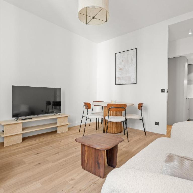 LB Vacation Rentals I Renovated Apartment Min from Beach and Palais - Apartamento de 2 dormitorios - 1