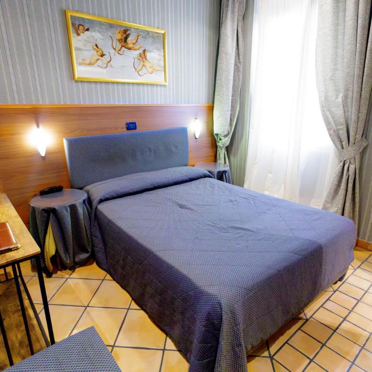Hotel Lirico - Camera Matrimoniale - 1