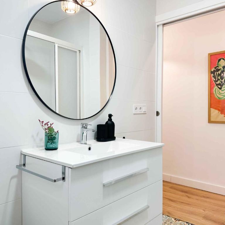 El Patio de Lucía Encanto y Comodidad - Three-Bedroom Apartment - 28