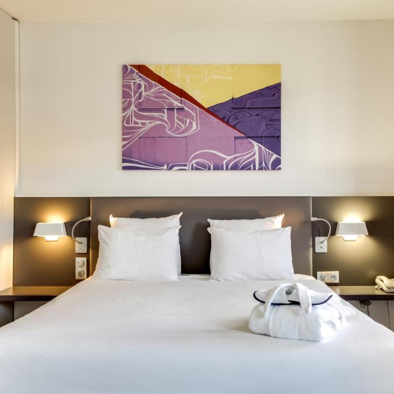 Novotel Suites Paris Stade de France - Executive Suite with One Double Bed and One Single Sofa Bed - 11