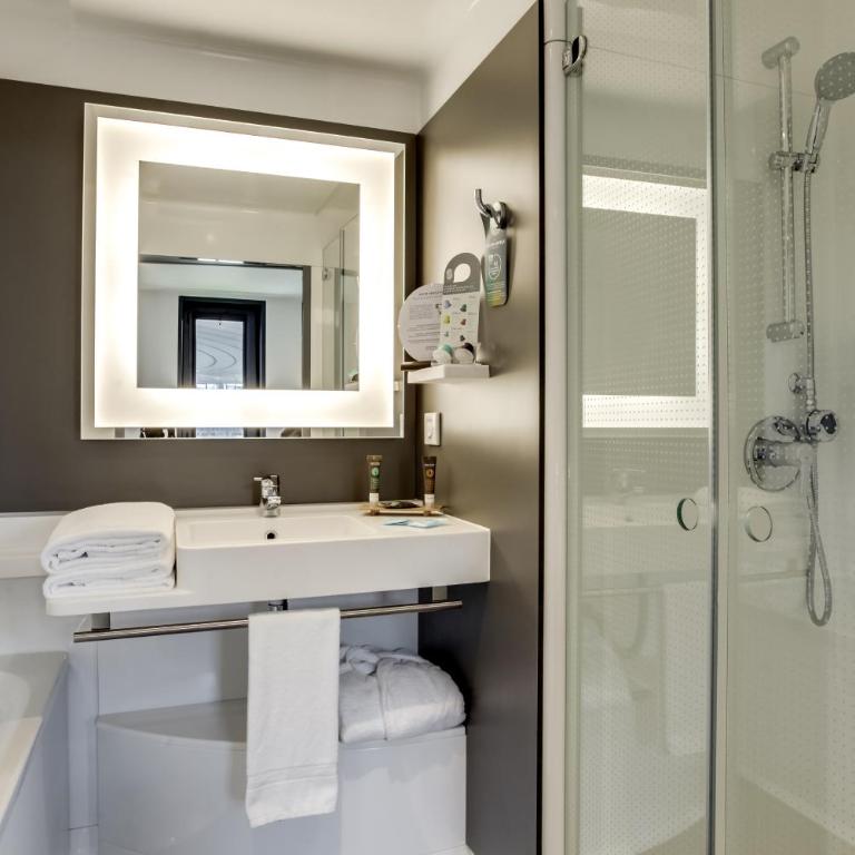 Novotel Suites Paris Stade de France - Executive Suite with One Double Bed and One Single Sofa Bed - 12