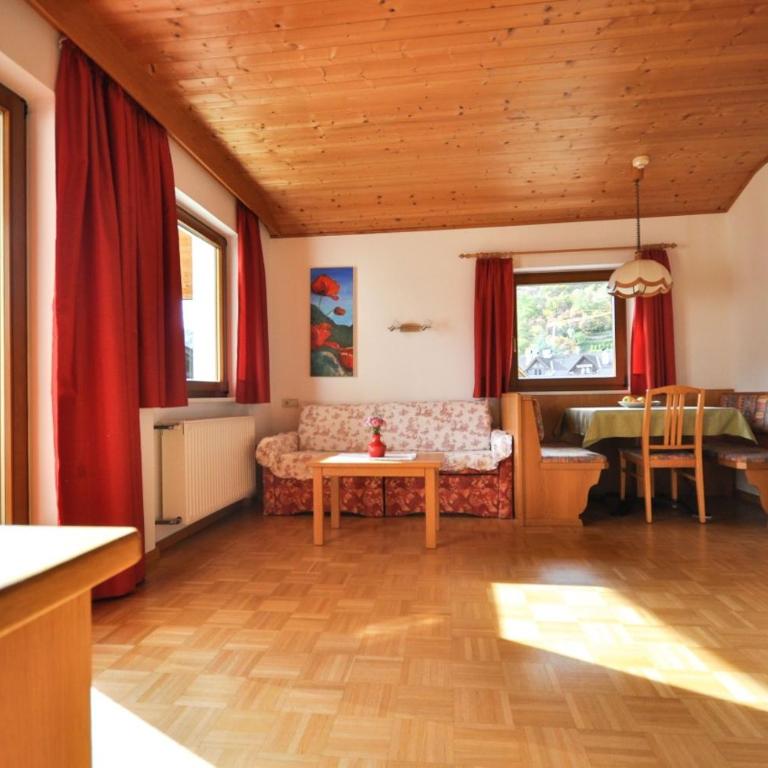 Residence Sonnenburger - Biobauernhof - Azienda agricola biologica - One-Bedroom Apartment with Balcony and City View - 5