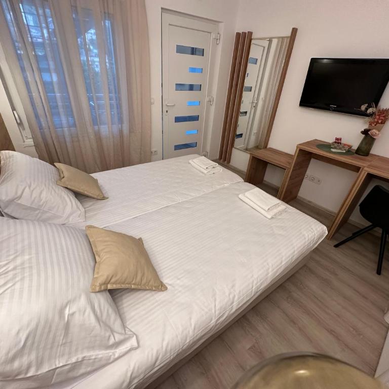 A-Rooms Serviced Accommodation in Mostar - Deluxe Double Room - 2