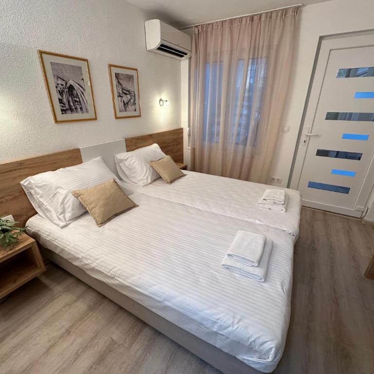 A-Rooms Serviced Accommodation in Mostar - Deluxe Double Room - 4