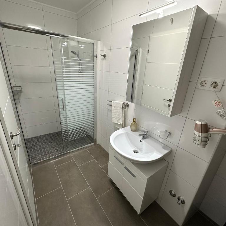 A-Rooms Serviced Accommodation in Mostar - Deluxe Double Room - 7
