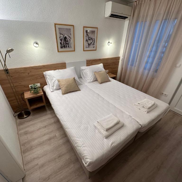 A-Rooms Serviced Accommodation in Mostar - Deluxe Double Room - 11
