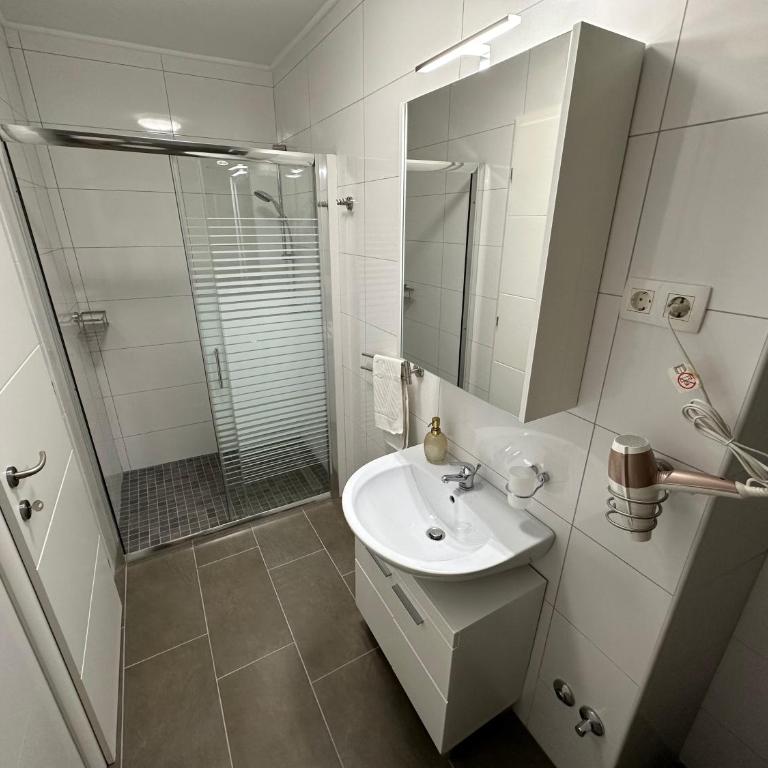 A-Rooms Serviced Accommodation in Mostar - Deluxe Double Room - 12