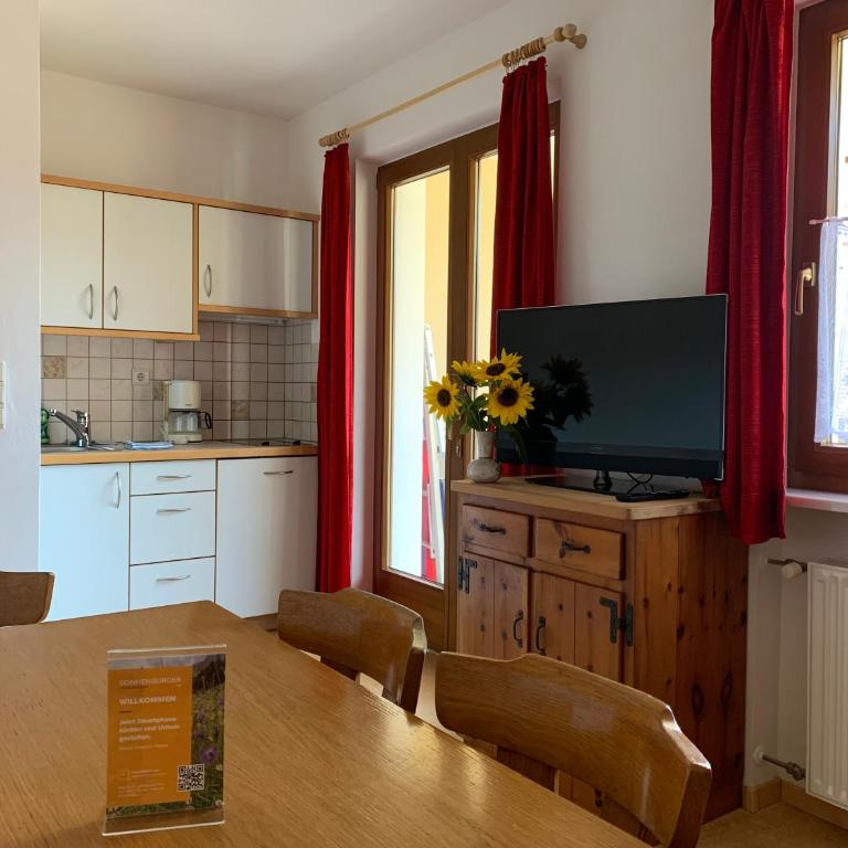 Residence Sonnenburger - Biobauernhof - Azienda agricola biologica - Three-Bedroom Apartment - 25
