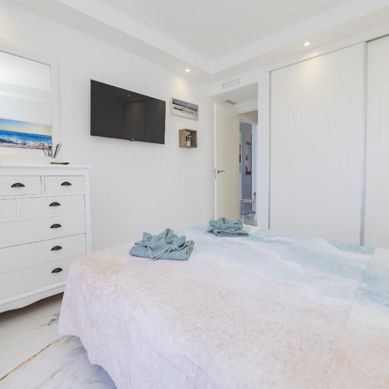 Cubo's El Faro Beach Apartment with Pool - Apartamento - 26