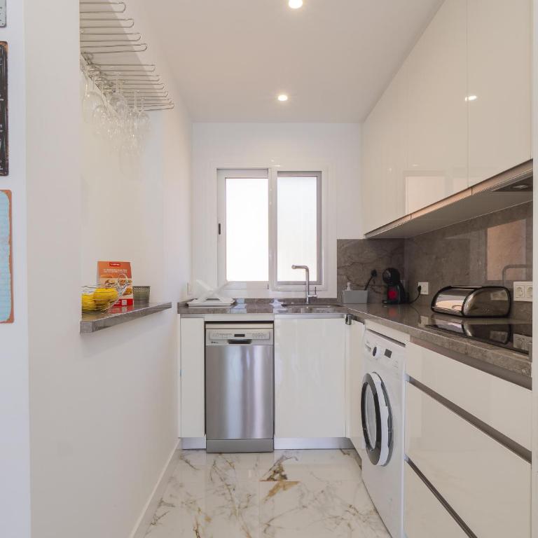 Cubo's El Faro Beach Apartment with Pool - Apartamento - 21