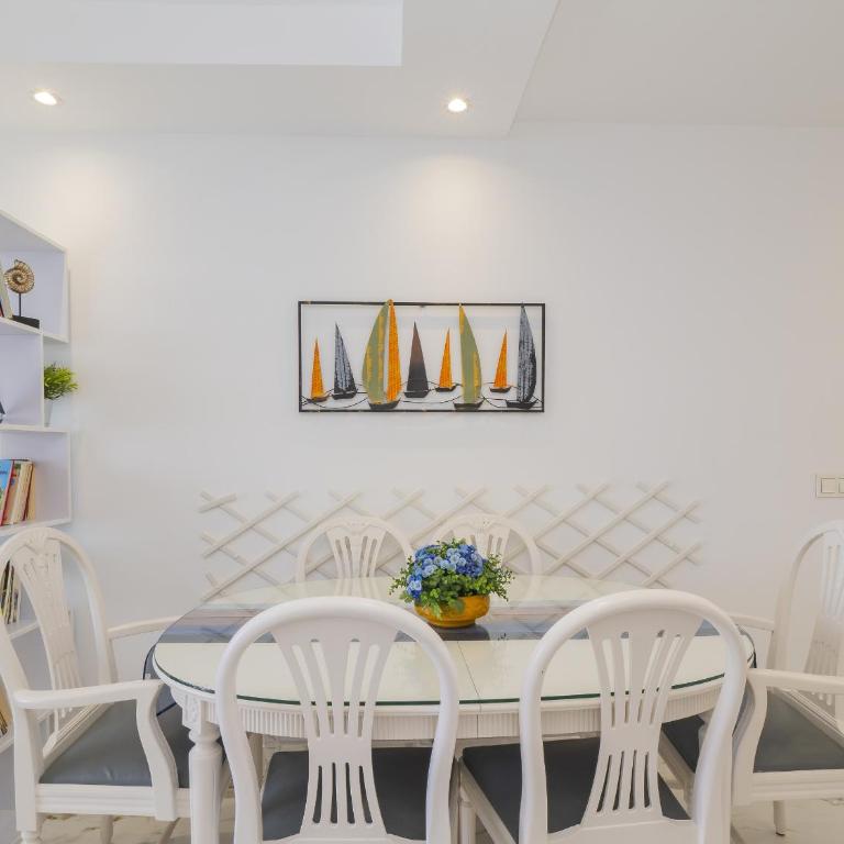 Cubo's El Faro Beach Apartment with Pool - Apartamento - 19