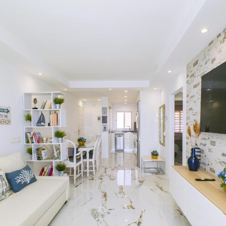 Cubo's El Faro Beach Apartment with Pool - Apartamento - 20