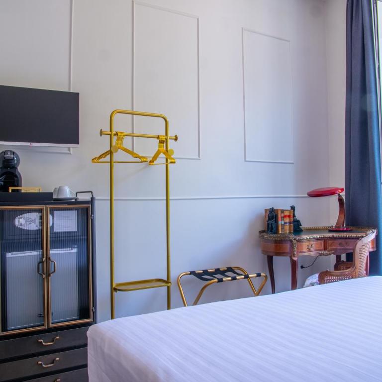 Pries Homes La Casa Azul - Deluxe King Room - 3