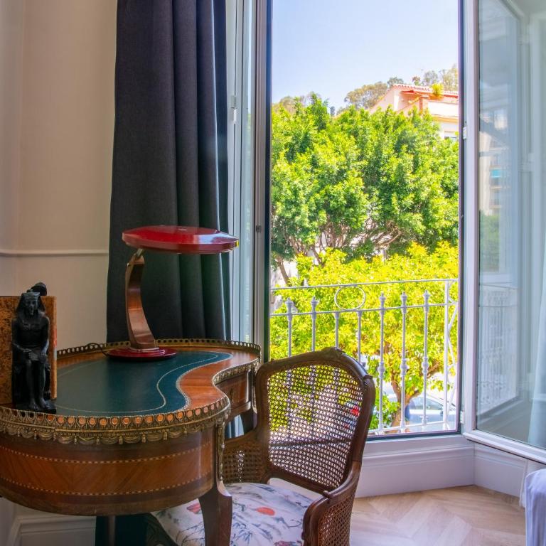 Pries Homes La Casa Azul - Deluxe King Room - 4