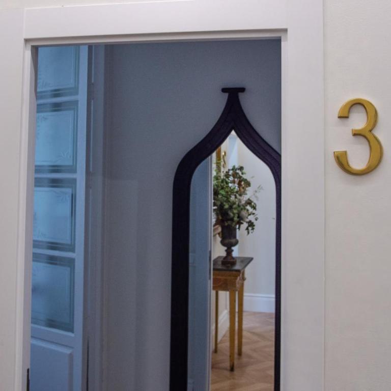 Pries Homes La Casa Azul - Deluxe King Room - 9