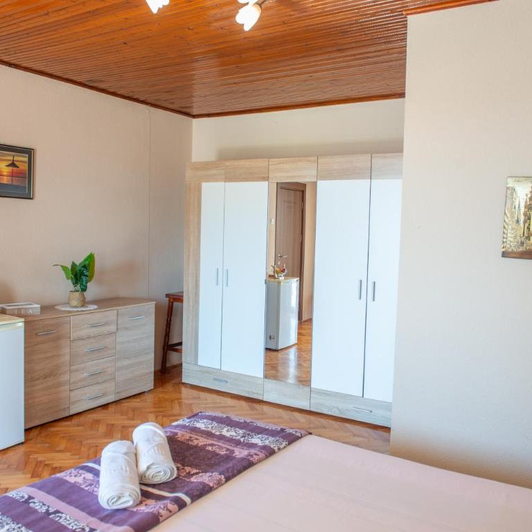 Al Mare - Dvokrevetna Soba sa Bračnim Krevetom i Balkonom - 13