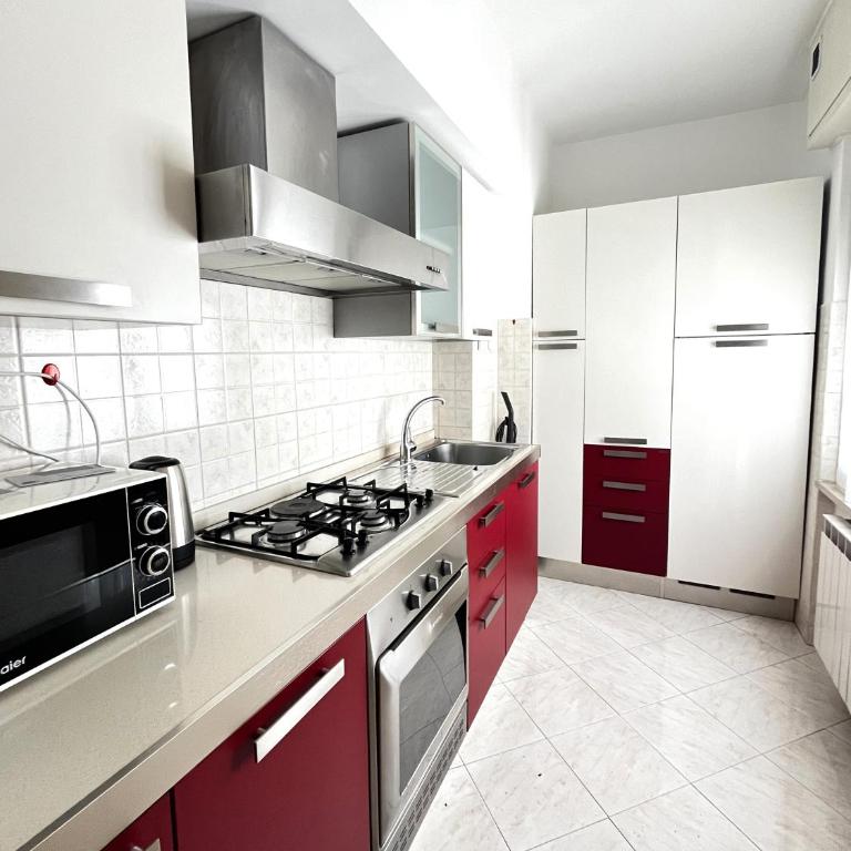 Bilocale con parcheggio privato vicino la stazione - Appartamento con 1 Camera da Letto - 3