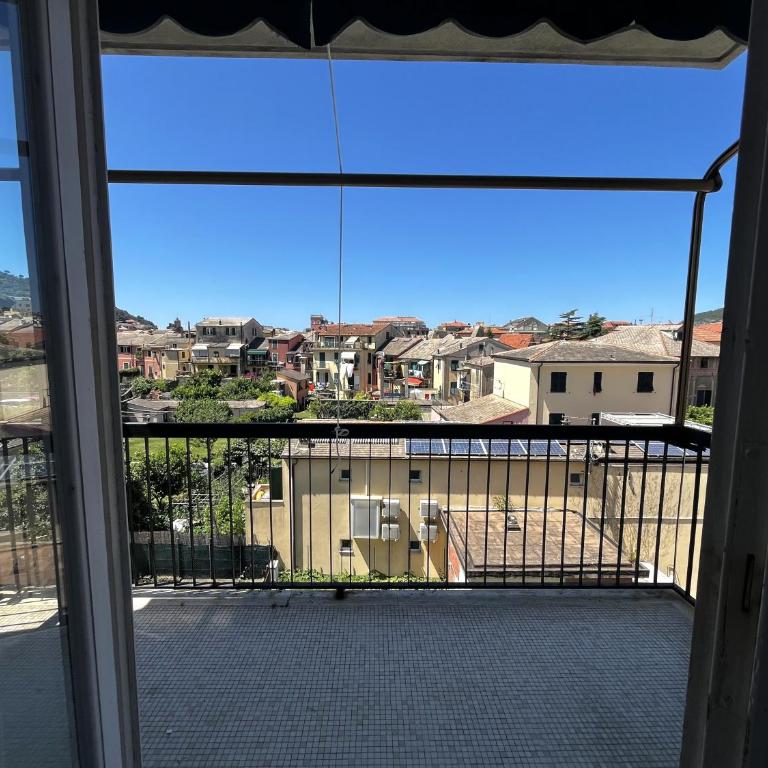 Bilocale con parcheggio privato vicino la stazione - Appartamento con 1 Camera da Letto - 1