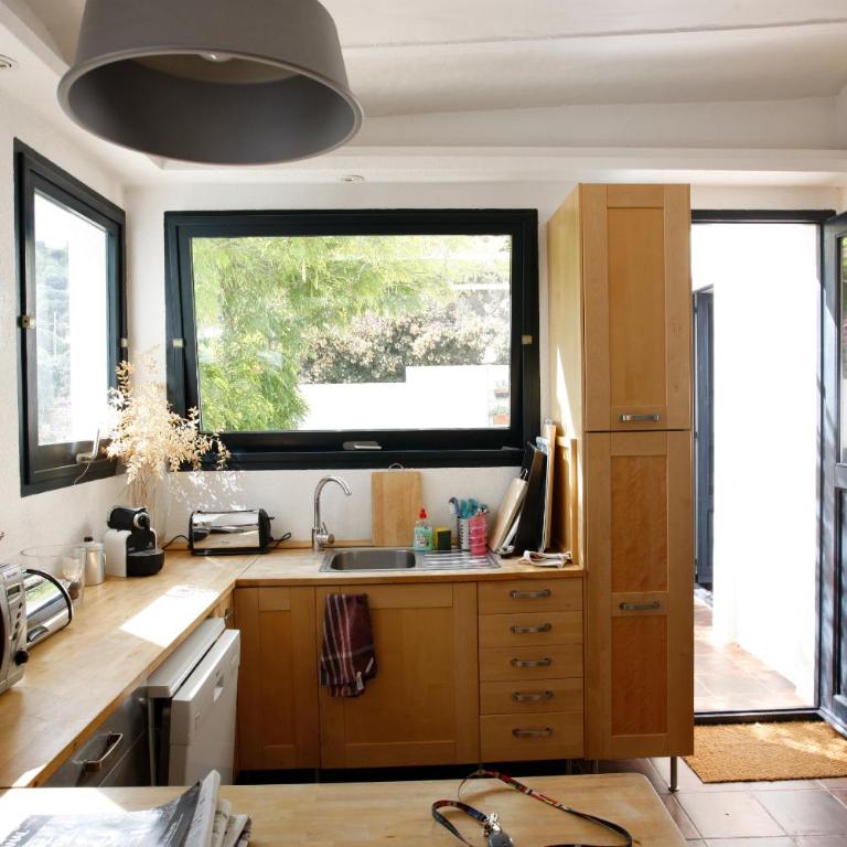 Fantástica casa con piscina y parking en el pueblo - Casa de 4 dormitorios - 32