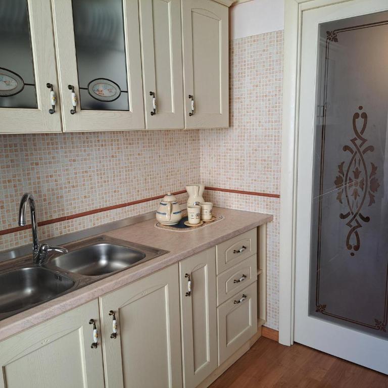 Mamma Gina - Two-Bedroom Apartment - 9