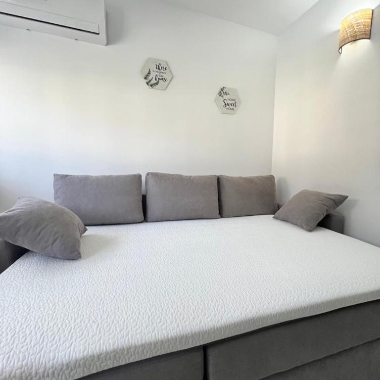 Estudio Coral la Pineda - Studio with Sofa Bed - 13