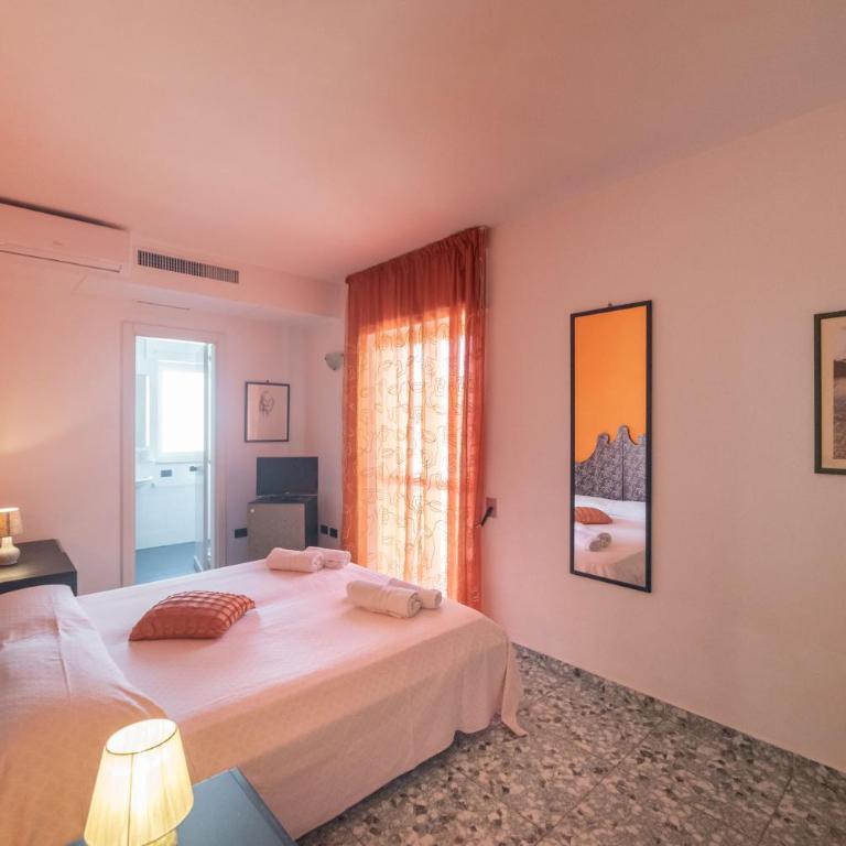 Hotel Pietra Verde - Camera Matrimoniale con Patio - 3