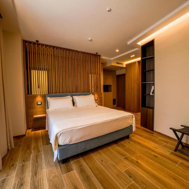 NAP Luxury Guest House Municipio - Camera Tripla Luxury - 8