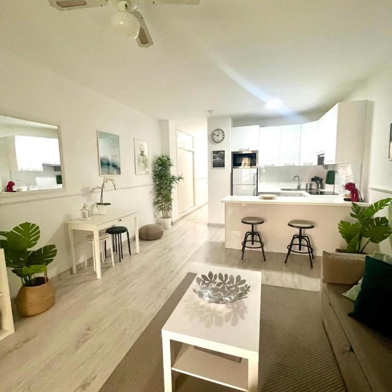 Súper y amplio apto con Airco, planta baja en Mareverde - Apartamento - 2