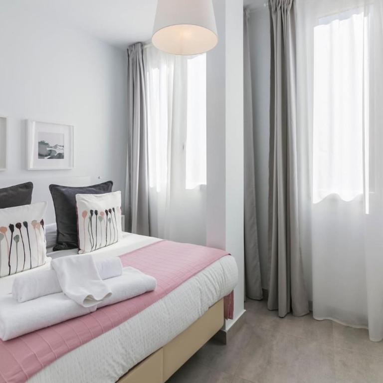 Apartamentos Tendillas - Apartamento de 2 dormitorios con vistas a la ciudad - 13