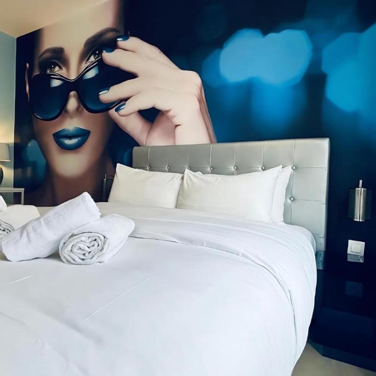 Glam's Hotel - Chambre Double ou Lits Jumeaux - 7