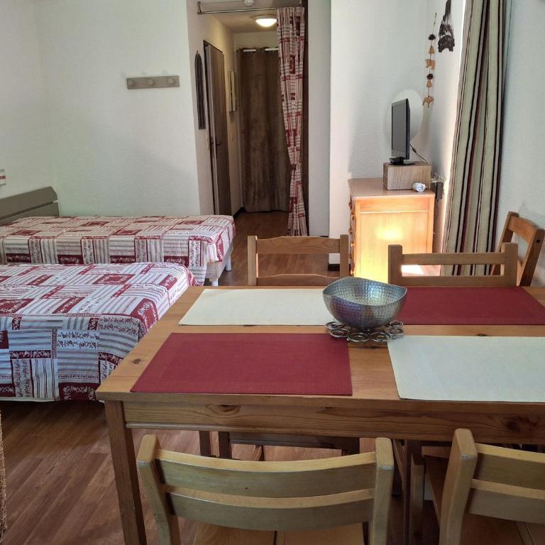 Studio lumineux avec Wifi et parking à Brides-les-Bains - Studio - 4