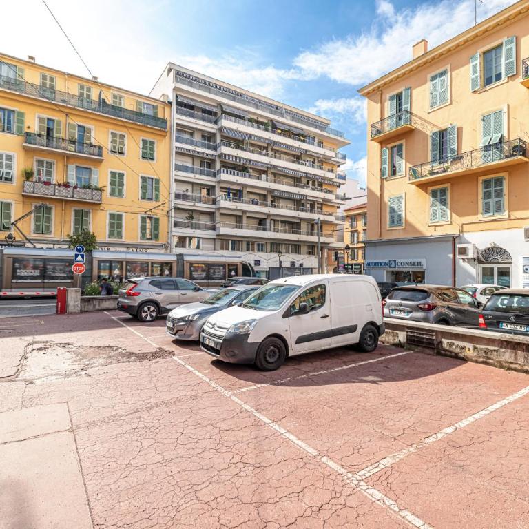 Open Sky Terrace Lage 1 Bdr & Parking - Appartement - Vue sur Ville - 54