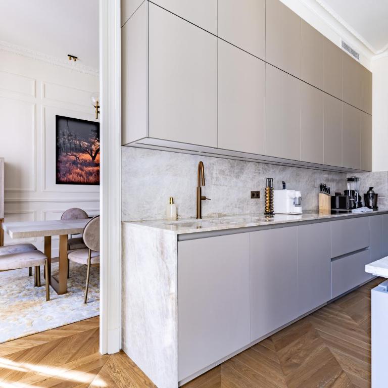 Appartement Avenue Montaigne - Paris Champs Elysées - Appartement - 91