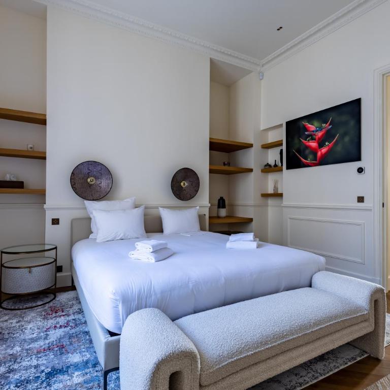 Appartement Avenue Montaigne - Paris Champs Elysées - Appartement - 79