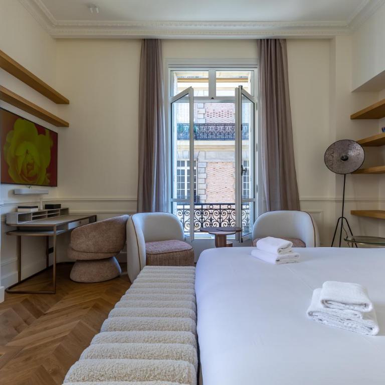 Appartement Avenue Montaigne - Paris Champs Elysées - Appartement - 68