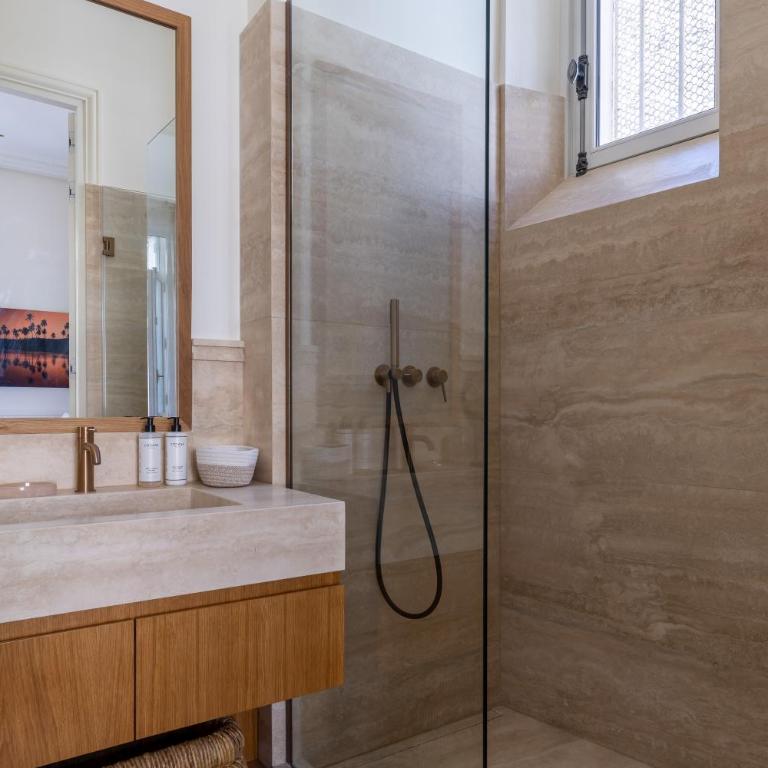 Appartement Avenue Montaigne - Paris Champs Elysées - Appartement - 69