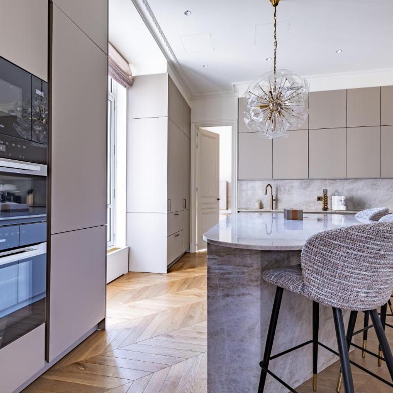 Appartement Avenue Montaigne - Paris Champs Elysées - Appartement - 67