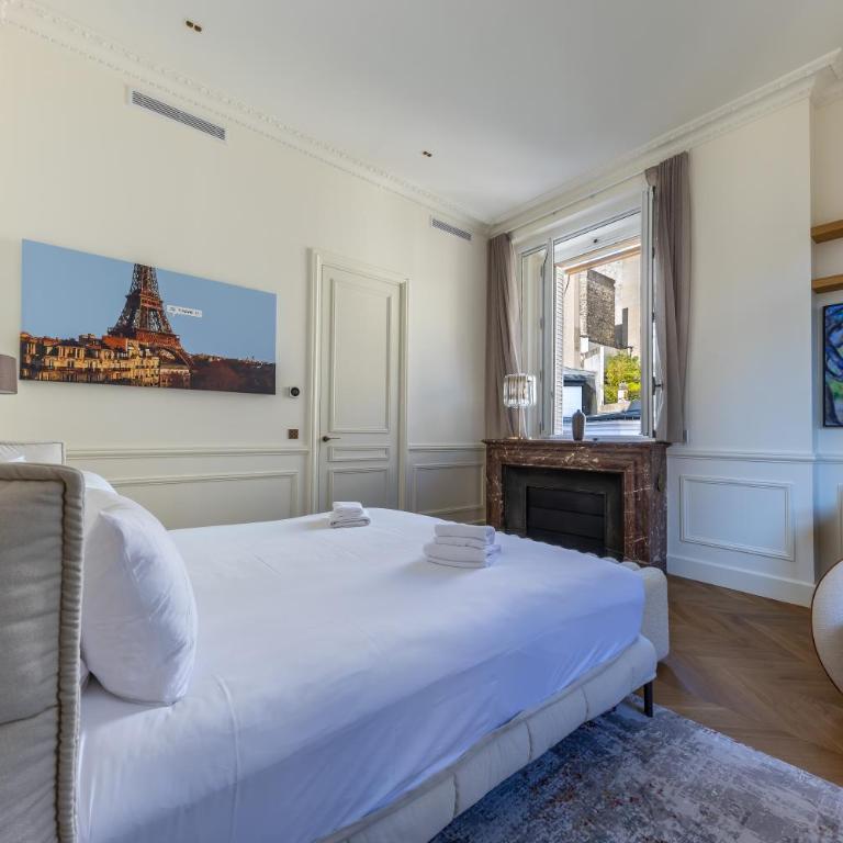 Appartement Avenue Montaigne - Paris Champs Elysées - Appartement - 90