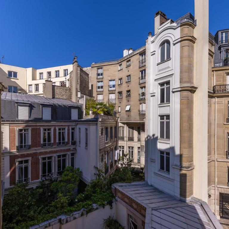 Appartement Avenue Montaigne - Paris Champs Elysées - Appartement - 93