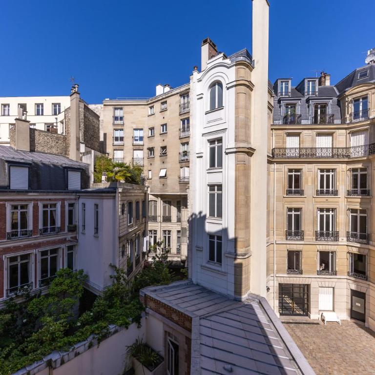 Appartement Avenue Montaigne - Paris Champs Elysées - Appartement - 62