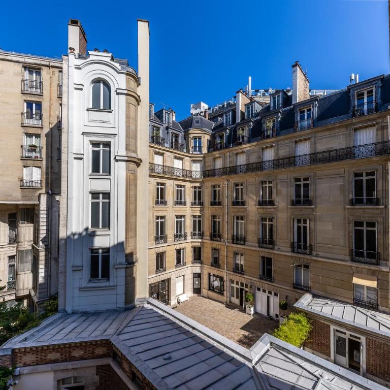 Appartement Avenue Montaigne - Paris Champs Elysées - Appartement - 73