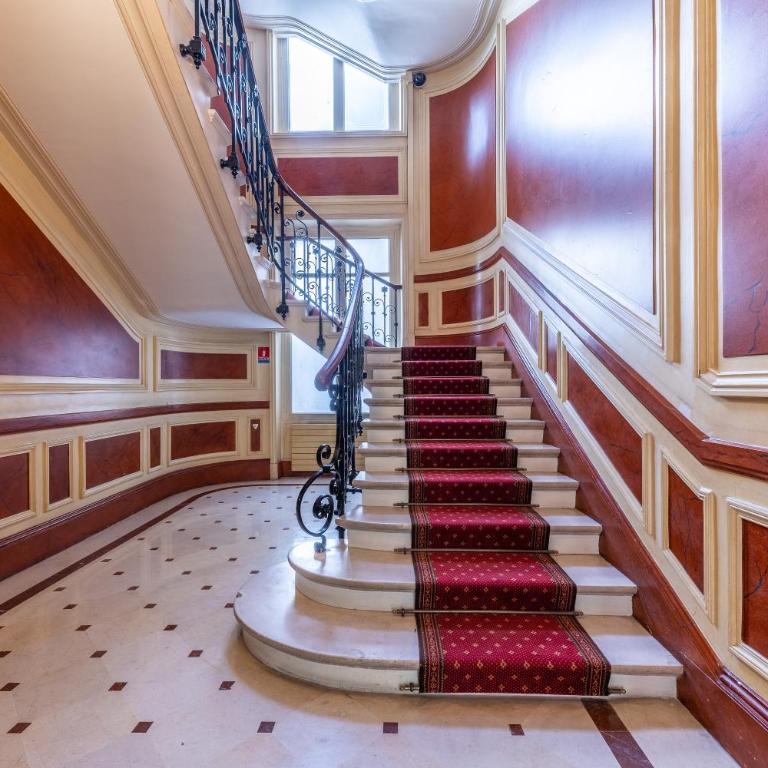 Appartement Avenue Montaigne - Paris Champs Elysées - Appartement - 97