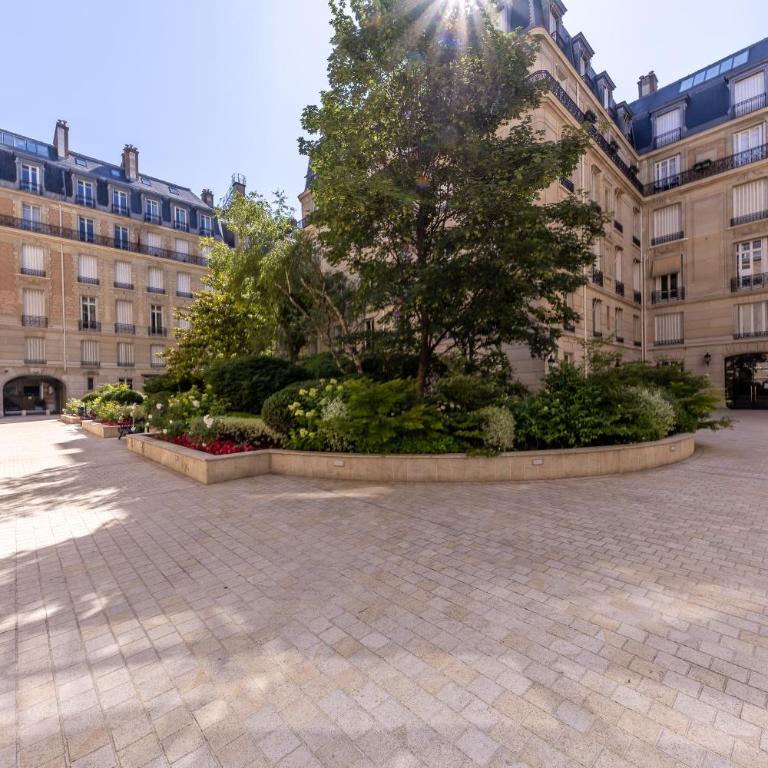 Appartement Avenue Montaigne - Paris Champs Elysées - Appartement - 100