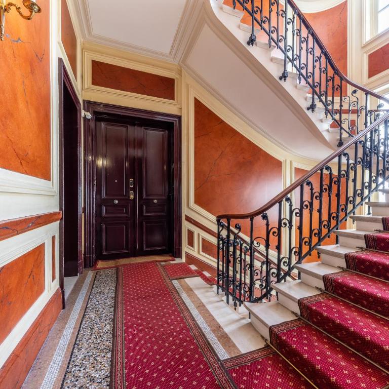 Appartement Avenue Montaigne - Paris Champs Elysées - Appartement - 95