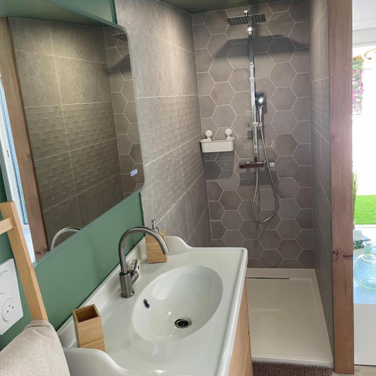 La chambre de Cleron - Double Room with Private Bathroom - 6