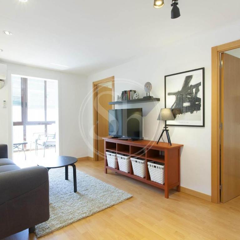 Bonito apartamento en el Eixample - Three-Bedroom Apartment - 3
